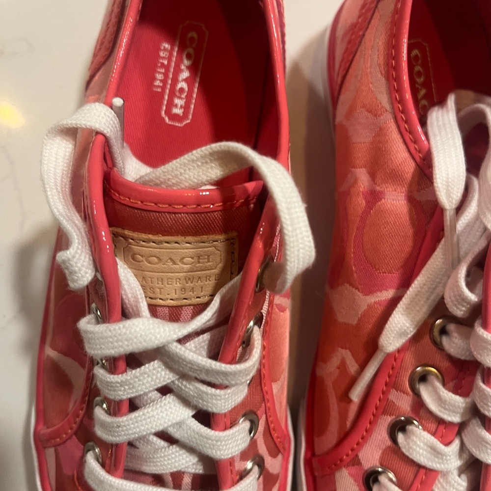 New COACH LACE UP CANVAS SHOES SIZE 6.5 MEDUIM - Picture 3 of 7
